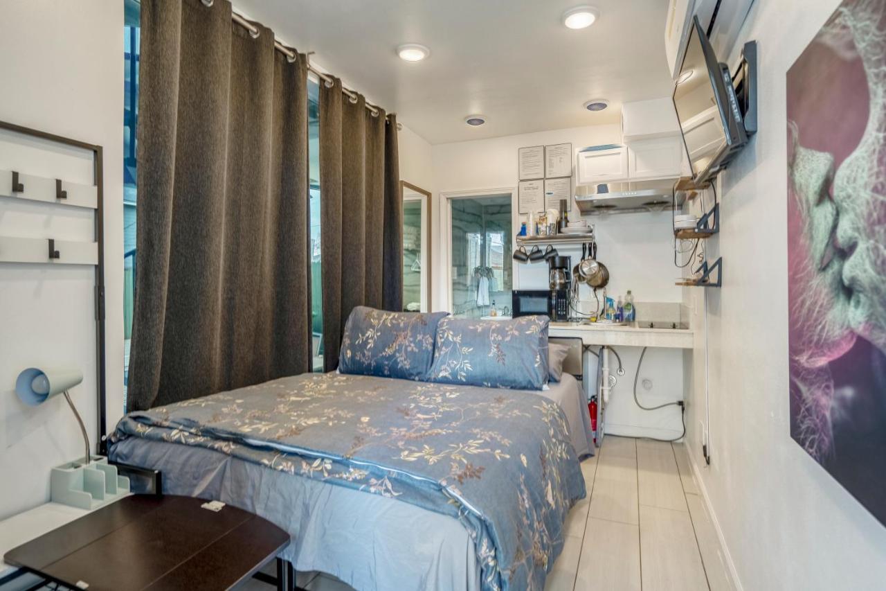 East Downtown Mico-Luxe Container Living Pod #8 Apartment Хюстън Екстериор снимка